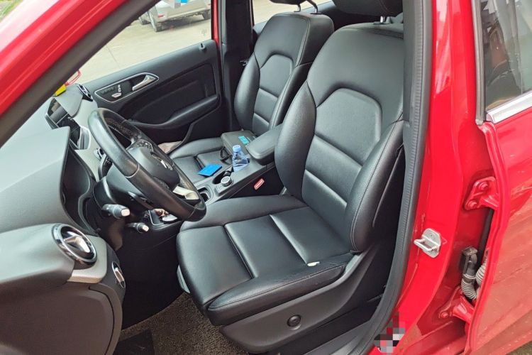 Used Mercedes-Benz B-Class 2017 B 200 Fashion Model Left Front Seat