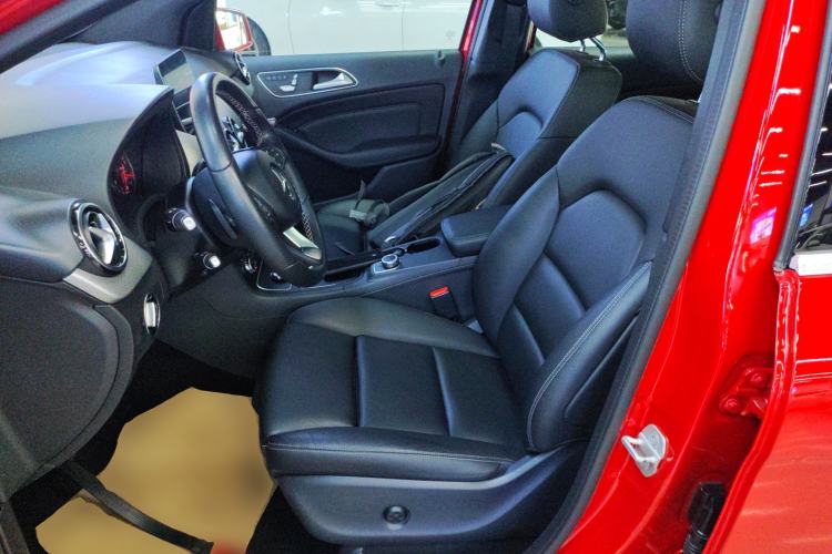 Used Mercedes-Benz B-Class 2017 B 200 Fashion Model Left Front Seat