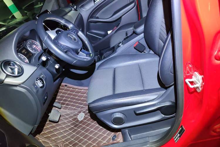 Used Mercedes-Benz B-Class 2017 B 200 Sport Edition Left Front Seat