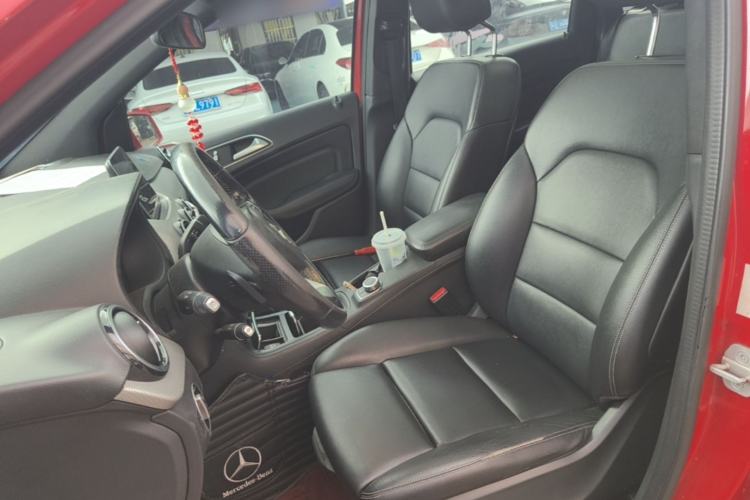 Used Mercedes-Benz B-Class 2017 B 200 Fashion Model Left Front Seat