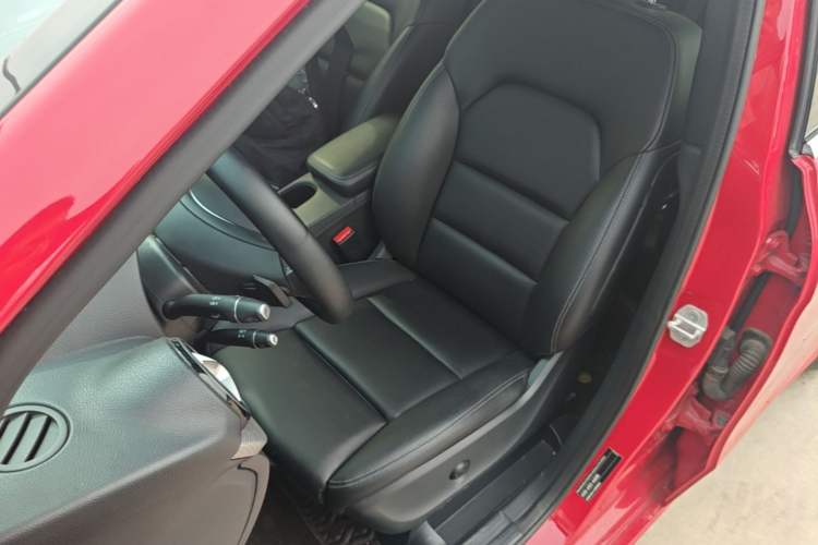Used Mercedes-Benz B-Class 2017 B 200 Fashion Model Left Front Seat
