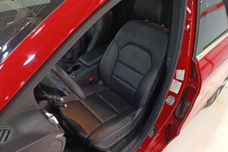 Used Mercedes-Benz B-Class 2017 B 200 Fashion Model Left Front Seat