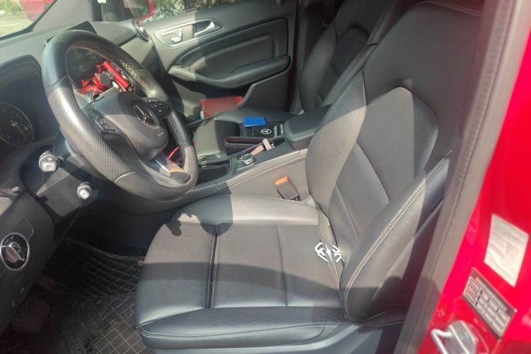 Used Mercedes-Benz B-Class 2017 B 200 Fashion Model Left Front Seat