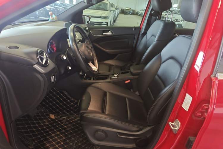 Used Mercedes-Benz B-Class 2017 B 200 Sport Edition Left Front Seat