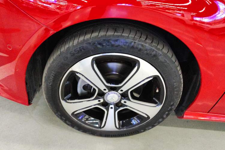 Used Mercedes-Benz B-Class 2017 B 200 Fashion Model Left Front Wheel Hub