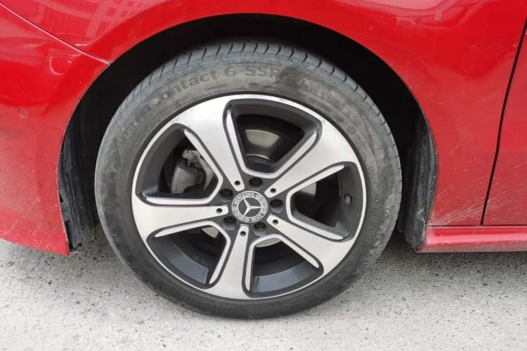 Used Mercedes-Benz B-Class 2017 B 200 Fashion Model Left Front Wheel Hub