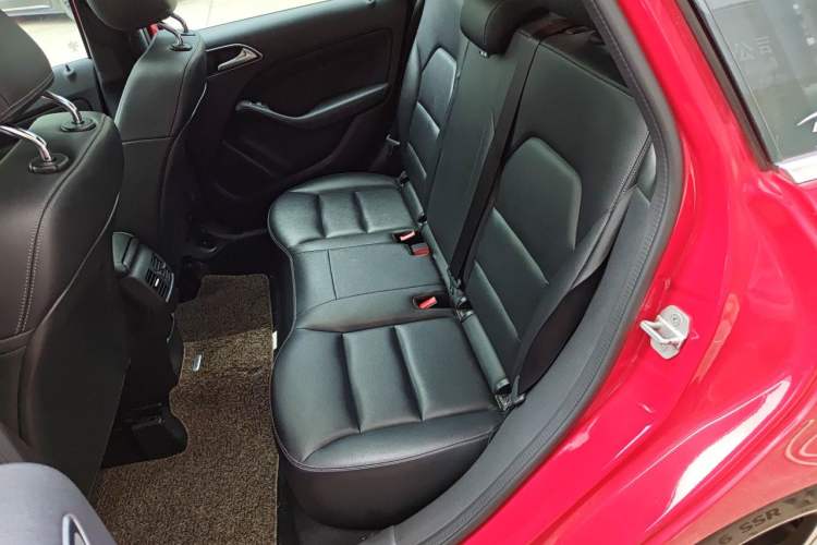 Used Mercedes-Benz B-Class 2017 B 200 Fashion Model Left Rear Seat