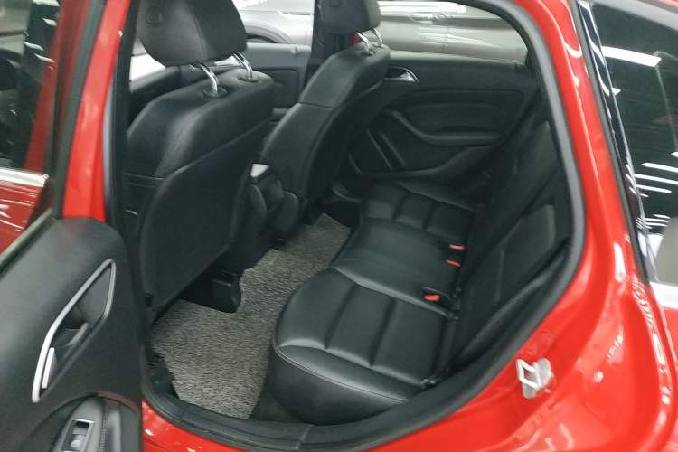 Used Mercedes-Benz B-Class 2017 B 200 Sport Edition Left Rear Seat