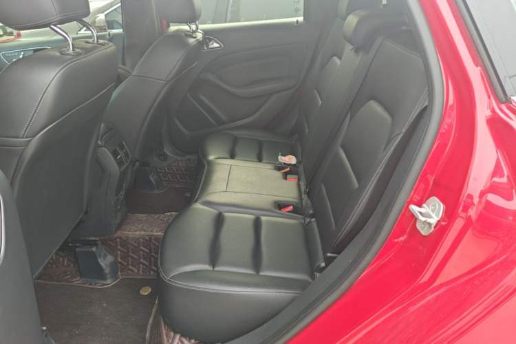 Used Mercedes-Benz B-Class 2017 B 200 Fashion Model Left Rear Seat