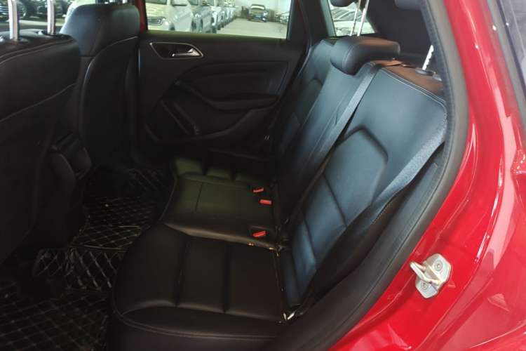 Used Mercedes-Benz B-Class 2017 B 200 Sport Edition Left Rear Seat