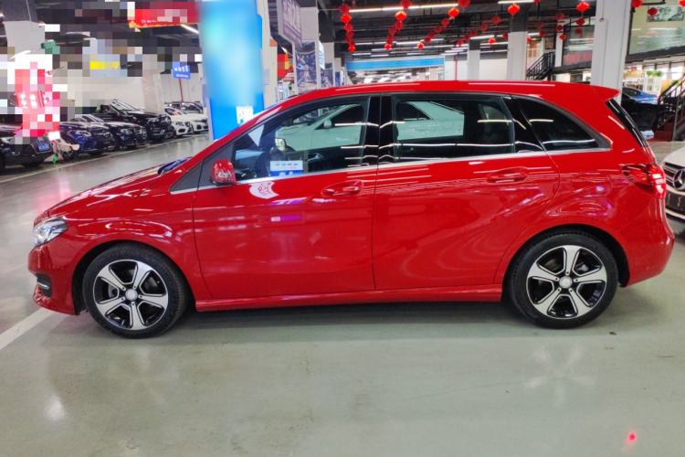 Used Mercedes-Benz B-Class 2017 B 200 Fashion Model Left Side