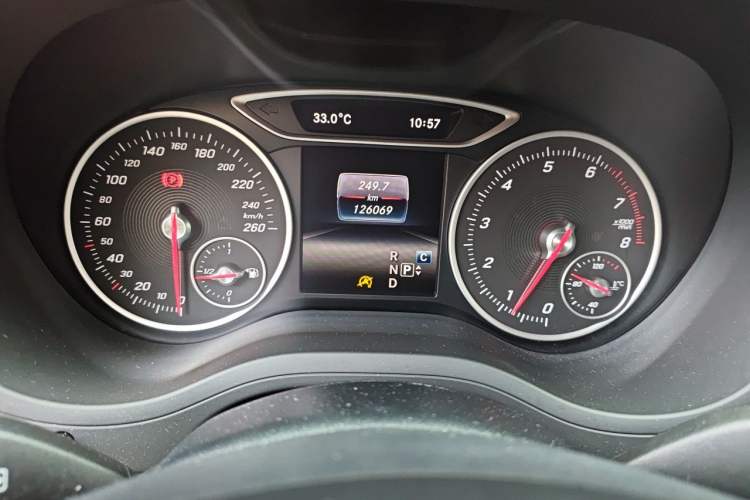 Used Mercedes-Benz B-Class 2017 B 200 Fashion Model Odometer Close Up