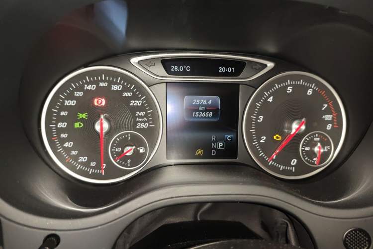 Used Mercedes-Benz B-Class 2017 B 200 Sport Edition Odometer Close Up