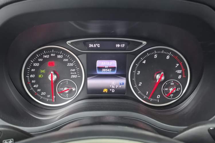 Used Mercedes-Benz B-Class 2017 B 200 Fashion Model Odometer Close Up
