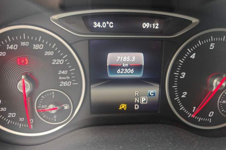 Used Mercedes-Benz B-Class 2017 B 200 Fashion Model Odometer Close Up