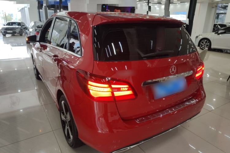Used Mercedes-Benz B-Class 2017 B 200 Fashion Model Rear Left 45 Deg