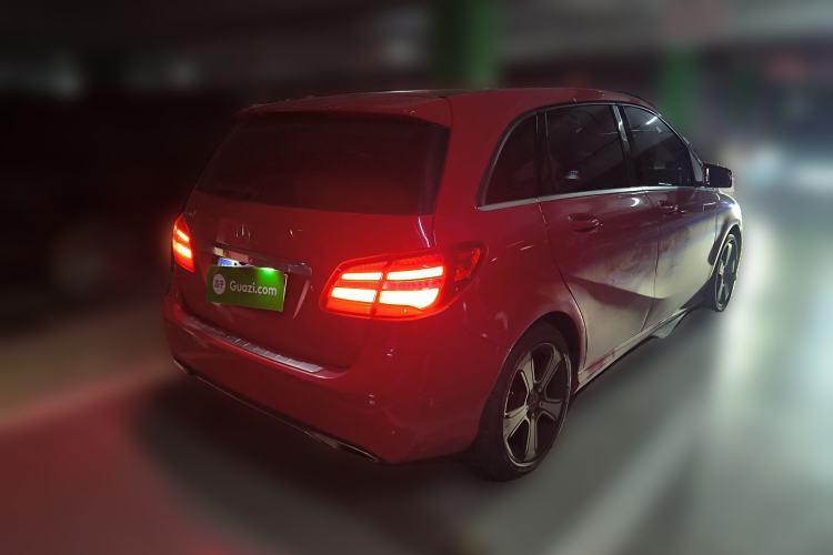 Used Mercedes-Benz B-Class 2017 B 200 Fashion Model Rear Right 45 Deg