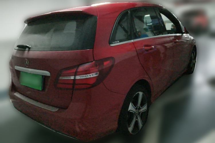 Used Mercedes-Benz B-Class 2017 B 200 Fashion Model Rear Right 45 Deg