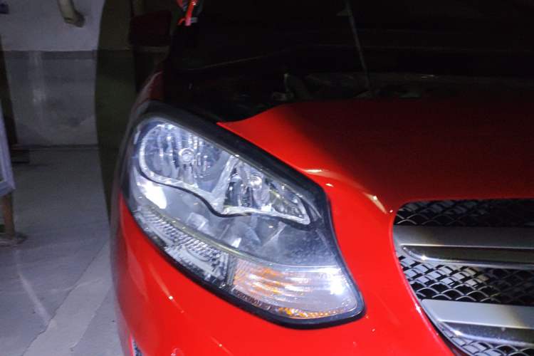 Used Mercedes-Benz B-Class 2017 B 200 Sport Edition Right Front Headlight
