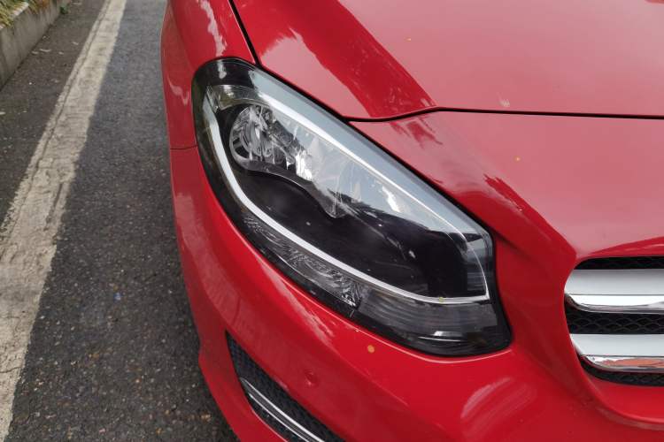 Used Mercedes-Benz B-Class 2017 B 200 Sport Edition Right Front Headlight