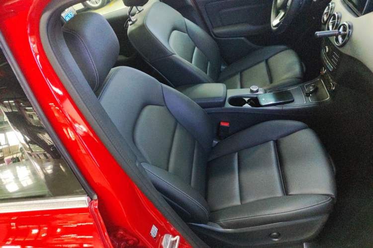 Used Mercedes-Benz B-Class 2017 B 200 Fashion Model Right Front Seat