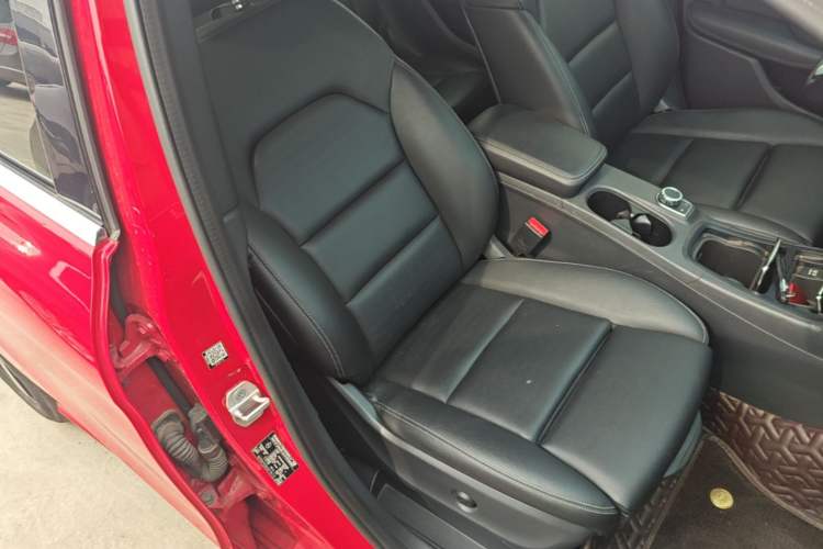 Used Mercedes-Benz B-Class 2017 B 200 Fashion Model Right Front Seat