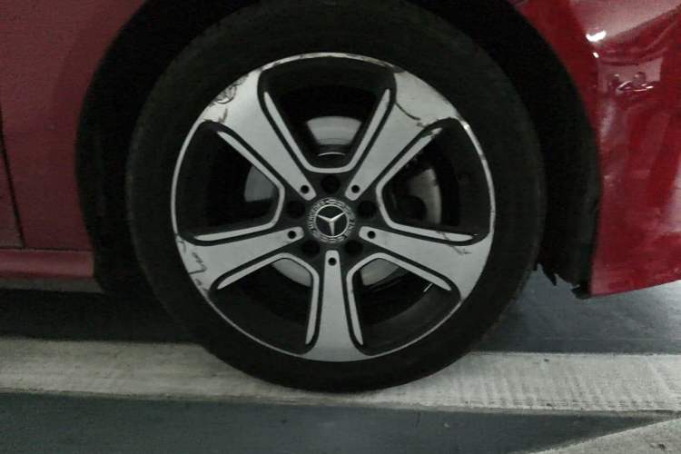 Used Mercedes-Benz B-Class 2017 B 200 Fashion Model Right Front Wheel Hub