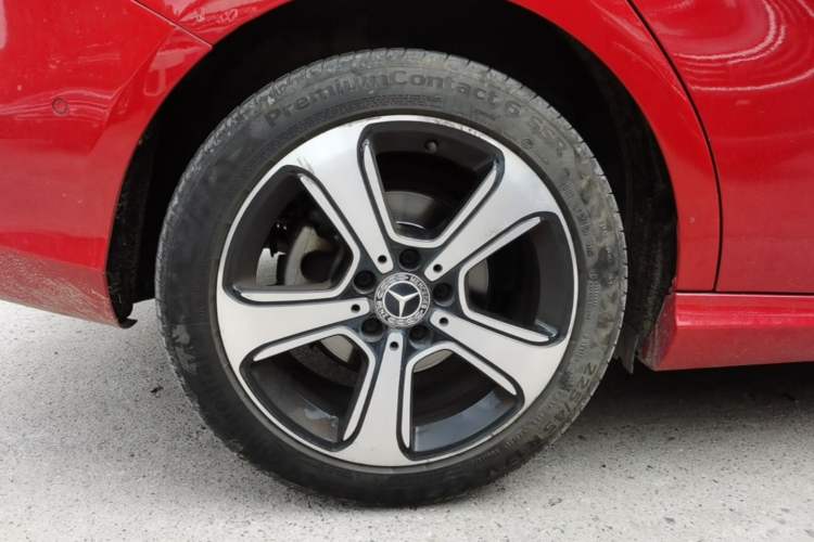 Used Mercedes-Benz B-Class 2017 B 200 Fashion Model Right Rear Wheel Hub