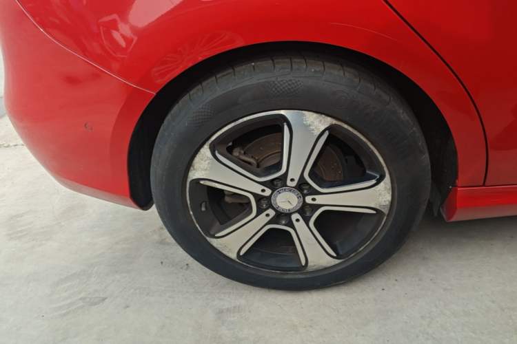 Used Mercedes-Benz B-Class 2017 B 200 Fashion Model Right Rear Wheel Hub