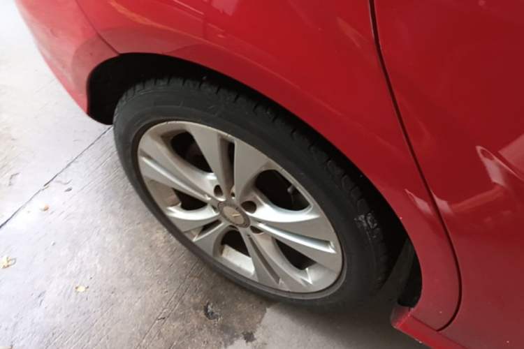 Used Mercedes-Benz B-Class 2017 B 200 Sport Edition Right Rear Wheel Hub