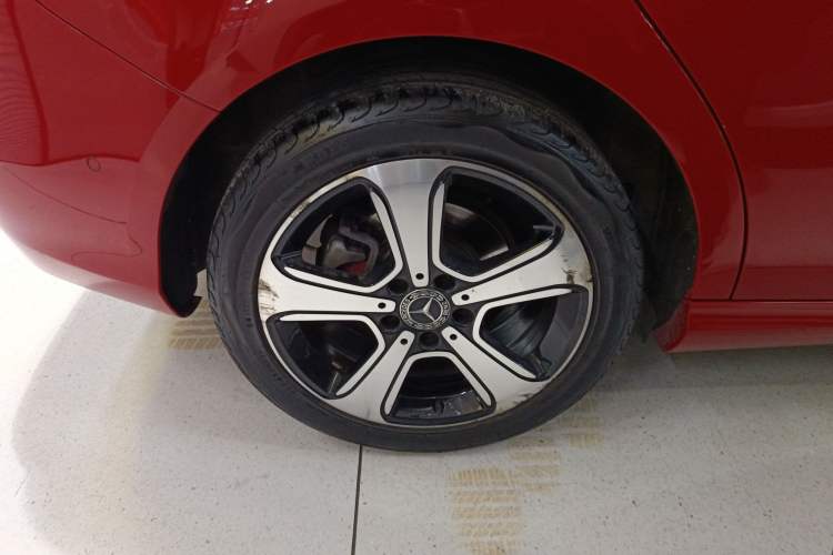 Used Mercedes-Benz B-Class 2017 B 200 Fashion Model Right Rear Wheel Hub