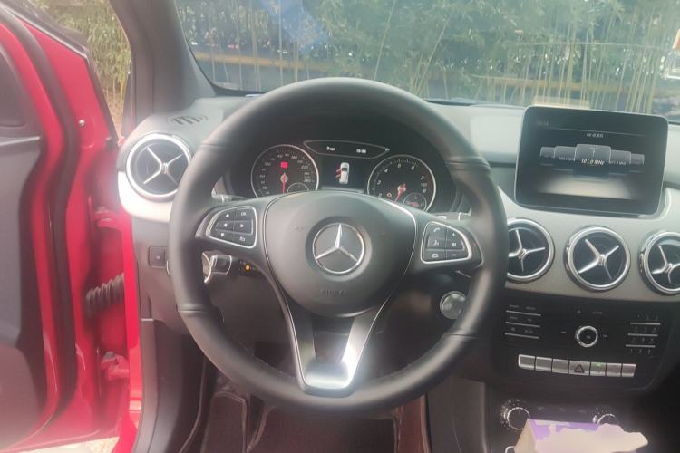 Used Mercedes-Benz B-Class 2017 B 200 Sport Edition Steering Wheel