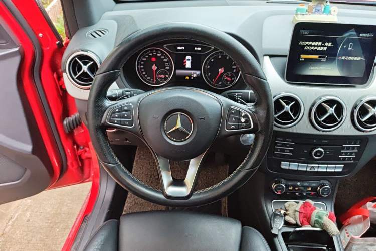 Used Mercedes-Benz B-Class 2017 B 200 Fashion Model Steering Wheel