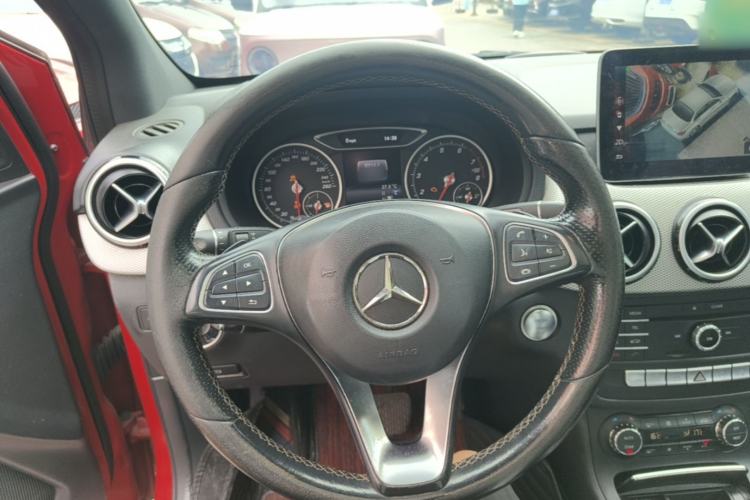 Used Mercedes-Benz B-Class 2017 B 200 Fashion Model Steering Wheel