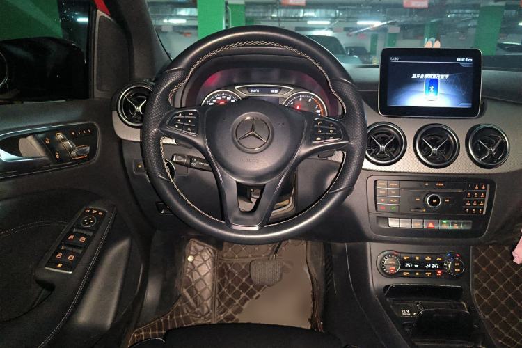 Used Mercedes-Benz B-Class 2017 B 200 Fashion Model Steering Wheel