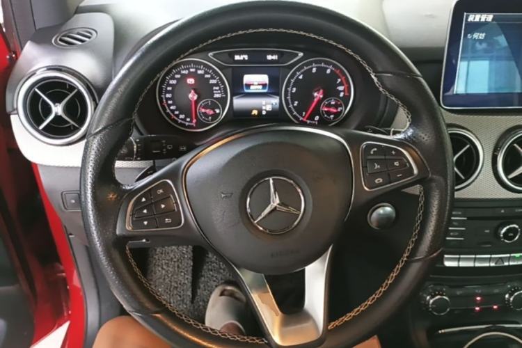Used Mercedes-Benz B-Class 2017 B 200 Sport Edition Steering Wheel