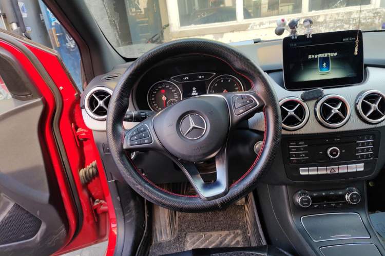 Used Mercedes-Benz B-Class 2017 B 200 Fashion Model Steering Wheel