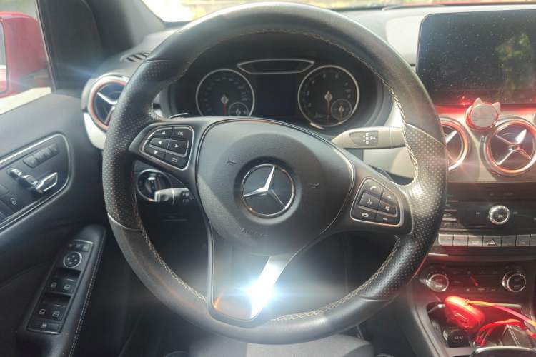 Used Mercedes-Benz B-Class 2017 B 200 Fashion Model Steering Wheel