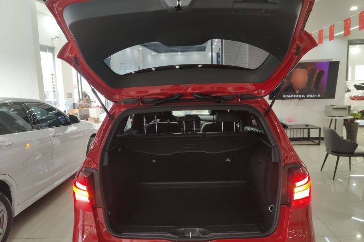 Used Mercedes-Benz B-Class 2017 B 200 Fashion Model Trunk