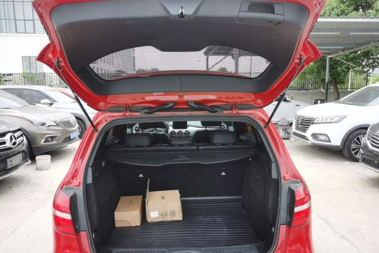 Used Mercedes-Benz B-Class 2017 B 200 Fashion Model Trunk