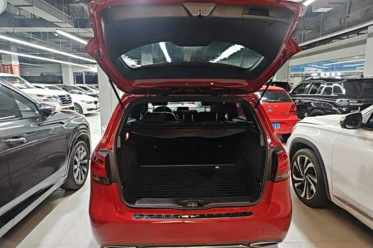Used Mercedes-Benz B-Class 2017 B 200 Sport Edition Trunk
