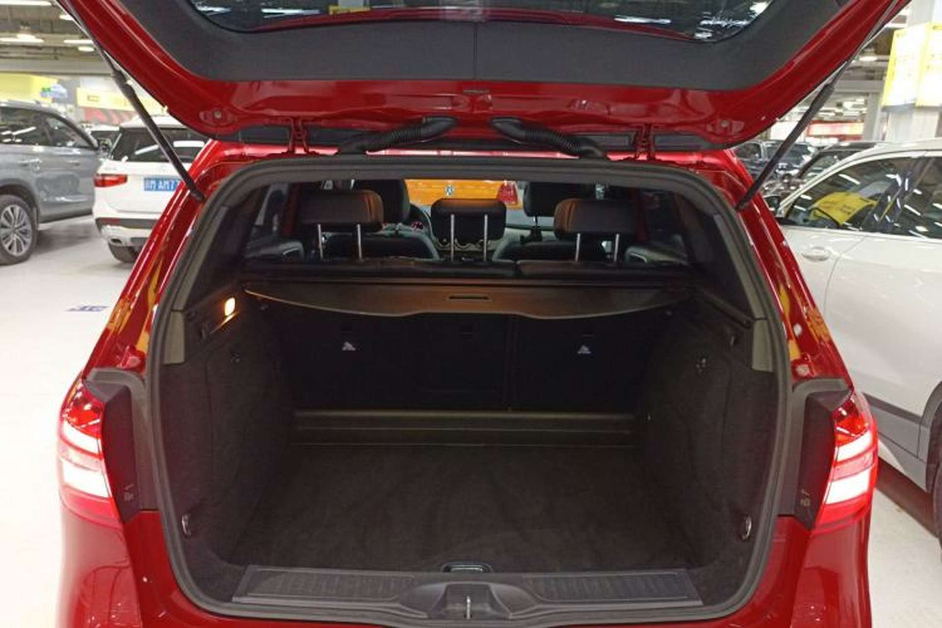 Used Mercedes-Benz B-Class 2017 B 200 Fashion Model Trunk