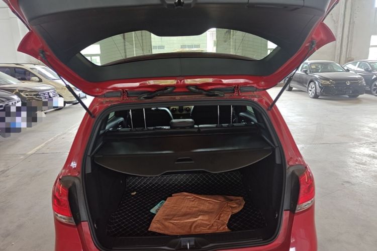 Used Mercedes-Benz B-Class 2017 B 200 Sport Edition Trunk