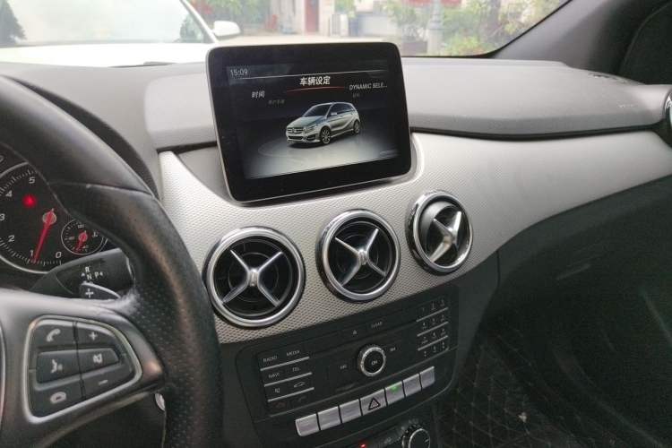 Used Mercedes-Benz B-Class 2017 B 200 Sport Edition Audio And AC Panel