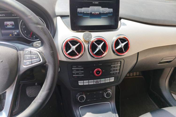 Used Mercedes-Benz B-Class 2017 B 200 Sport Edition Audio And AC Panel