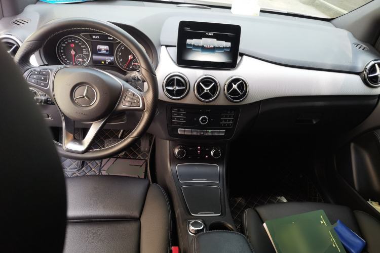 Used Mercedes-Benz B-Class 2017 B 200 Sport Edition Center Console