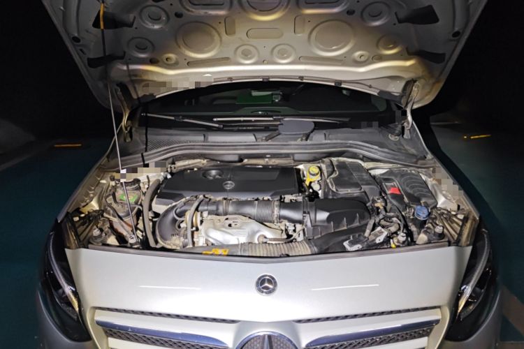 Used Mercedes-Benz B-Class 2017 B 200 Fashion Model Engine Bay
