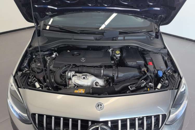 Used Mercedes-Benz B-Class 2017 B 200 Sport Edition Engine Bay
