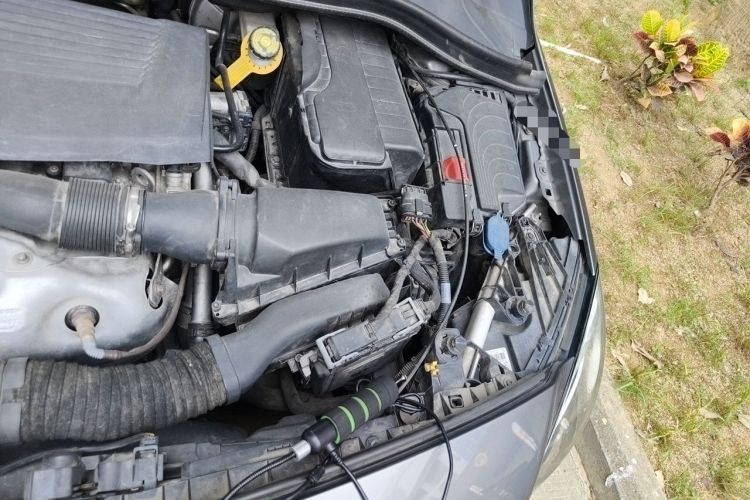 Used Mercedes-Benz B-Class 2017 B 200 Sport Edition Engine Bay Left