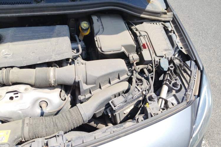 Used Mercedes-Benz B-Class 2017 B 200 Sport Edition Engine Bay Left
